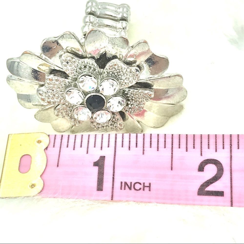 Silvertone large snowflake ring - Picture 5 of 5